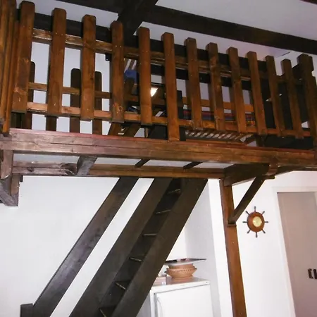 T2 Mezzanine Rénové à Port - Plage/port à Pied, Parking Privé, Animaux Bienvenus - Fr-1-798-26 *